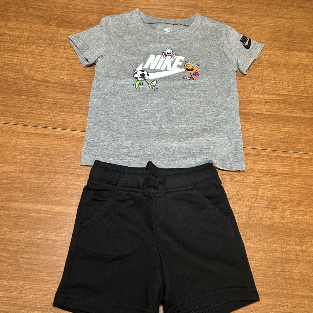 NWOT. Nike 12M boys set
